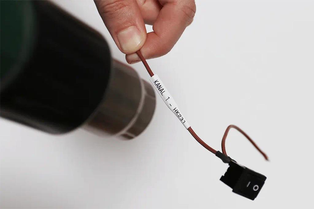 Brother HSE251E Bel/črn trak 21mm