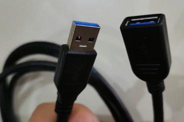 MicroConnect Kabel USB 3.0 A-A 1.8 m M-F, Črn